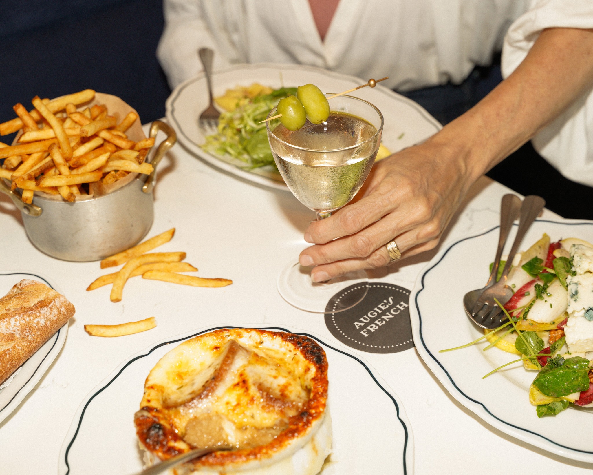 🎂Bon anniversaire🥳
🎉 We’re beyond thrilled to celebrate our 1-year anniversary! It’s been an incredible journey, and we couldn’t have done it without you and our talented team.
📣 To mark this special milestone, we have an exciting announcement coming next week—something you’ve all been asking for!
🗓Keep your calendars open, and merci for making this first year so unforgettable—here’s to many more memories together! ❤️🐌