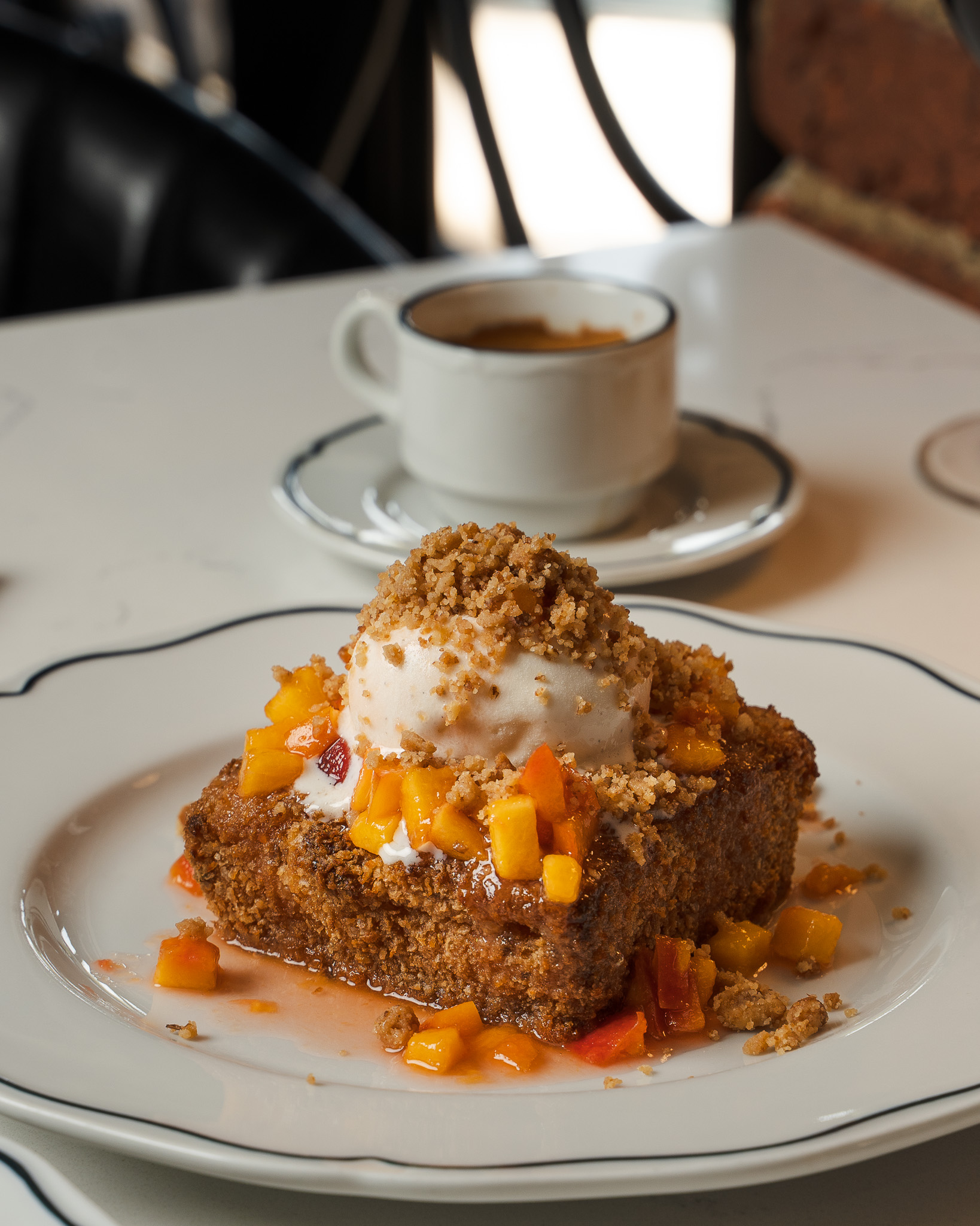 If French toast went on vacation in Paris, it would come back as this: Pain Perdu with roasted peaches, vanilla ice cream, and walnut streusel.
.
.
.
.
.
.
.
.
📸: @savery.media