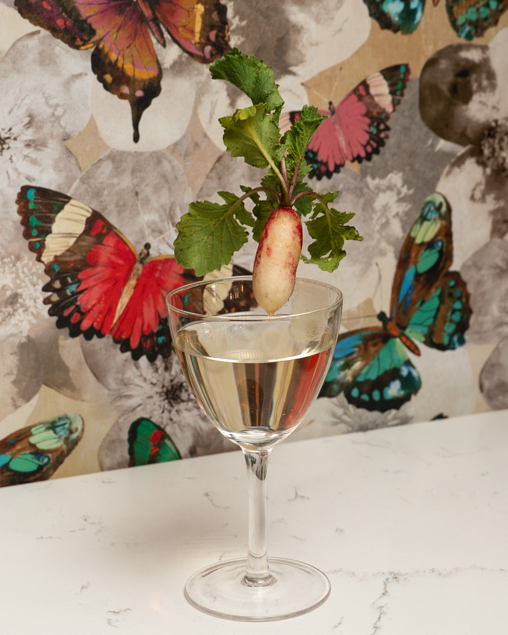 Friday nights call for the Butter Martini. Butter-washed Beefeater gin, dry vermouth, a touch of saline. Silky, briny, and dangerously smooth. ❤️🐌
📸: @savery.media