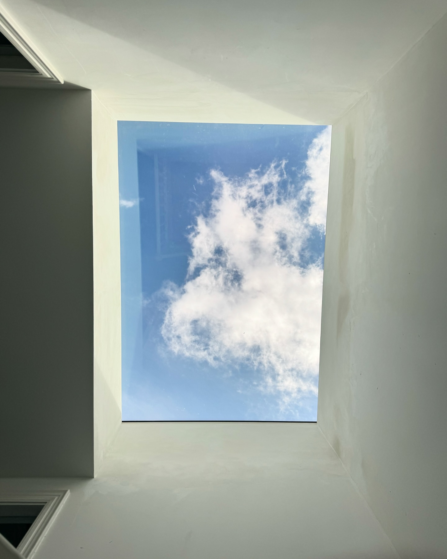 Het mooie weer van gister gaf ons de perfecte indruk van deze prachtige lichtstraat in het trappenhuis. <br />
<br />
Deze woning in Haarlem hebben wij mogen voor zien van een aantal mooie kozijnen. Op onze website vind u meer informatie over dit project.<br />
<br />
https://altinkaluminium.nl/projecten/renovatie-haarlem/<br />
<br />
@aliplast.aluminium